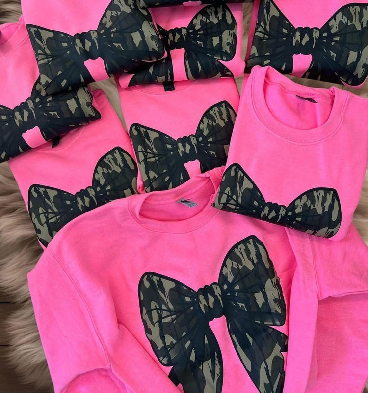 Trendy Camo Coquette Sweatshirt