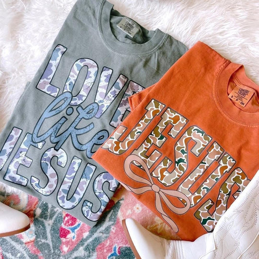 Love Like Jesus Camo Comfort Colors Graphic Tee - Moss