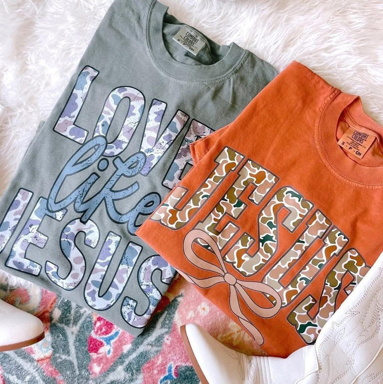 Love Like Jesus Camo Comfort Colors Graphic Tee - Moss