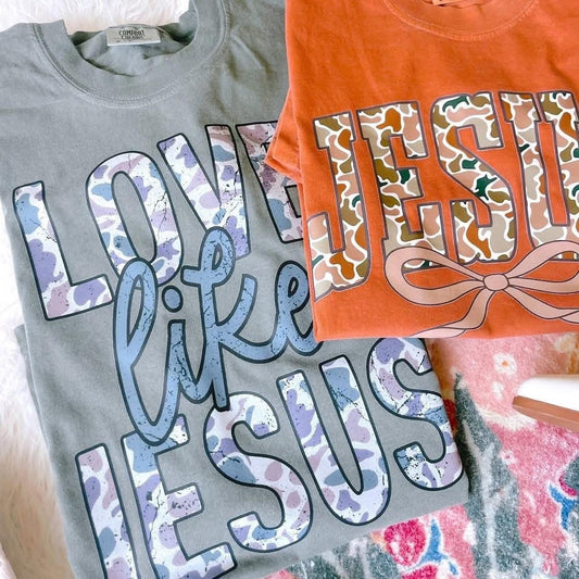 Love Like Jesus Camo Comfort Colors Graphic Tee - Moss
